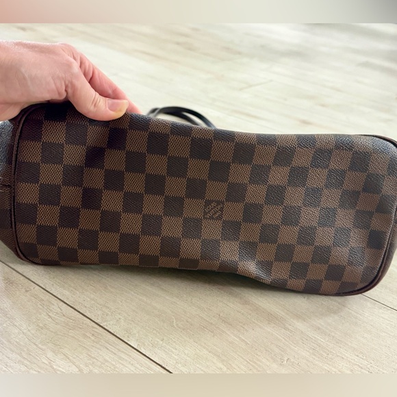 AUTHENTIC Louis Vuitton Neverfull Tote in Damier Ebine MM - Picture 7 of 12